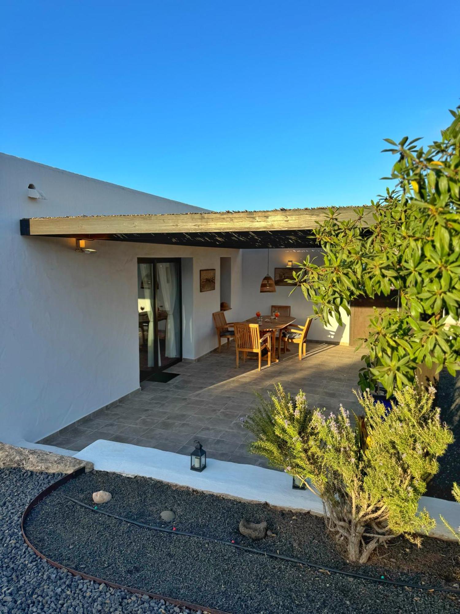 ティンダヤ Casa Marisa With Heated Pool & Gardenヴィラ エクステリア 写真