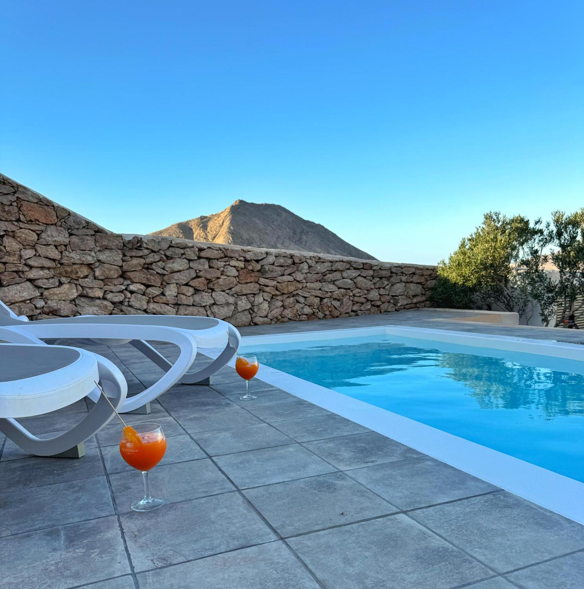 ティンダヤ Casa Marisa With Heated Pool & Gardenヴィラ エクステリア 写真