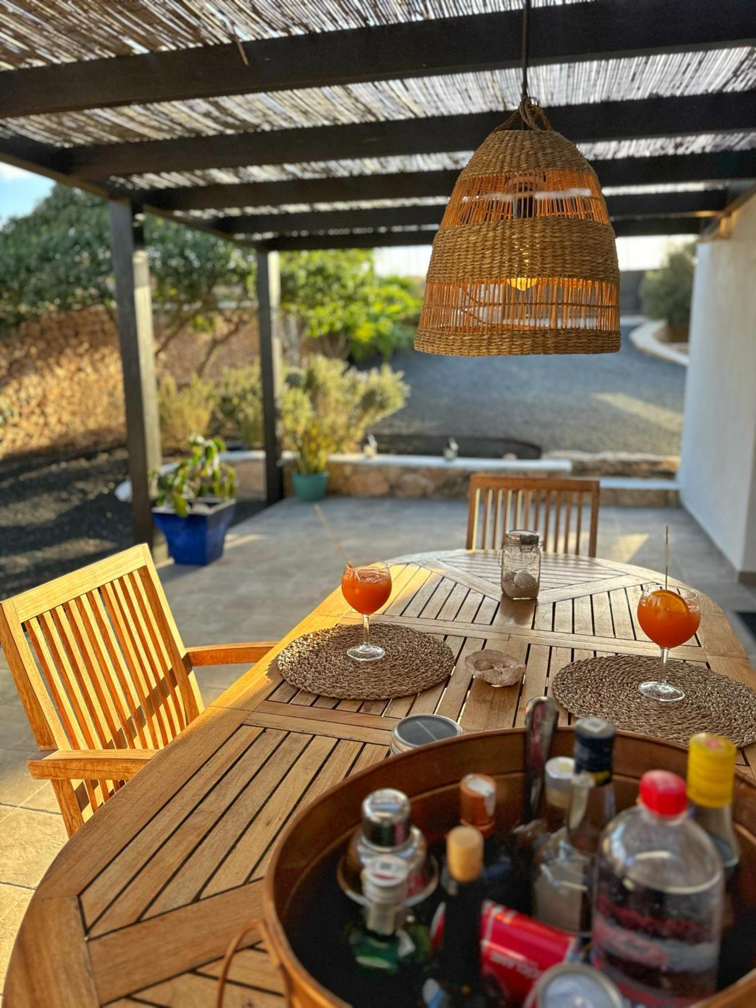 ティンダヤ Casa Marisa With Heated Pool & Gardenヴィラ エクステリア 写真