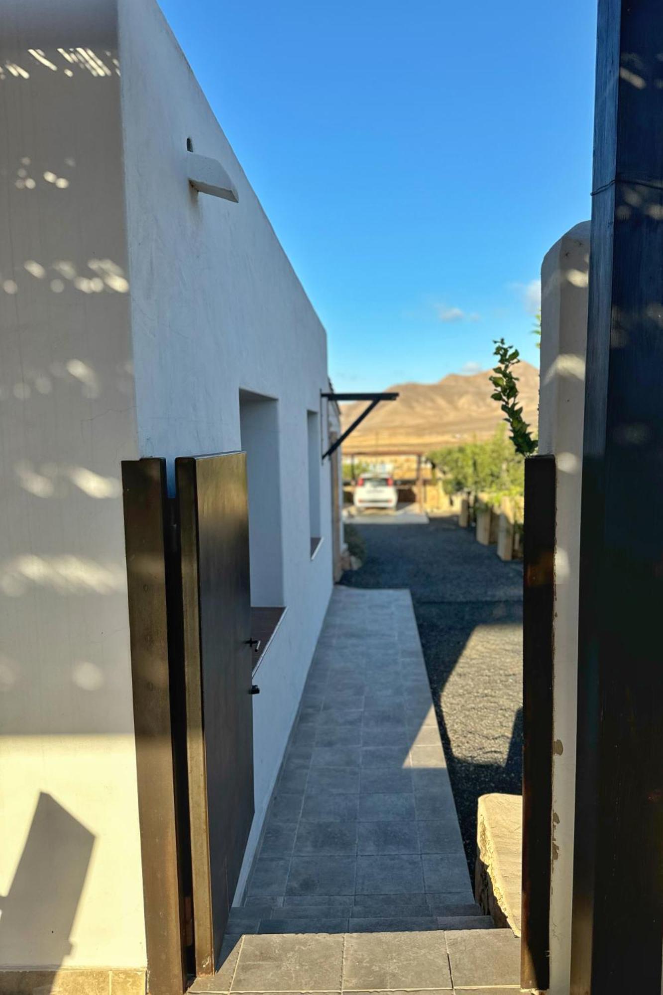 ティンダヤ Casa Marisa With Heated Pool & Gardenヴィラ エクステリア 写真