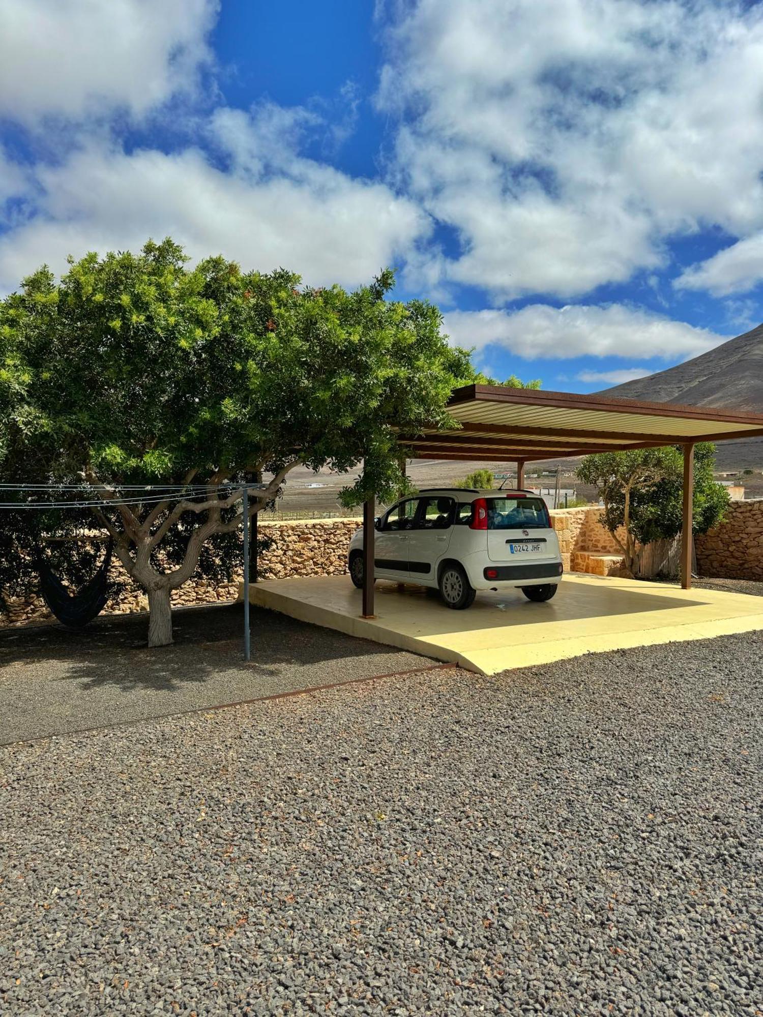 ティンダヤ Casa Marisa With Heated Pool & Gardenヴィラ エクステリア 写真