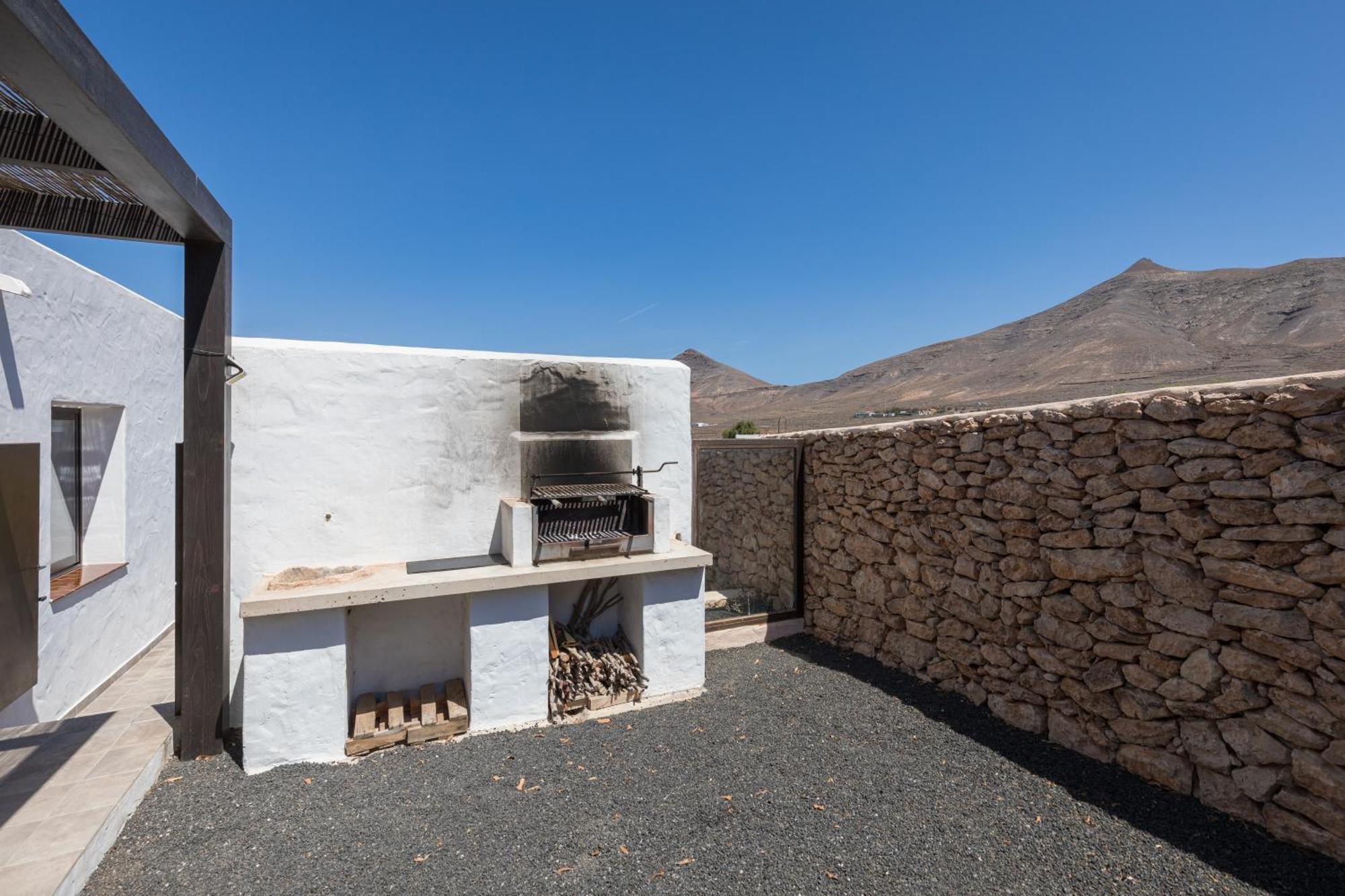 ティンダヤ Casa Marisa With Heated Pool & Gardenヴィラ エクステリア 写真